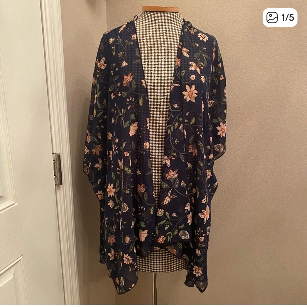 Market & Spruce Floral Kimono Top EUC